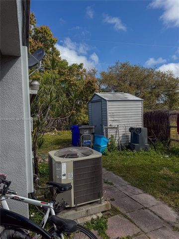 2515 SW 44th Ave, West Park, FL 33023