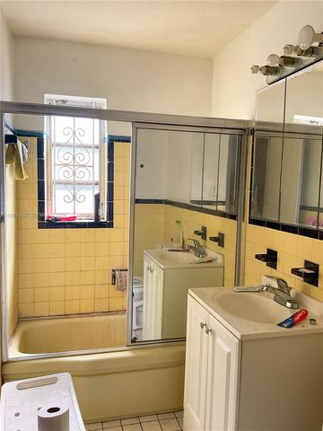 2515 SW 44th Ave, West Park, FL 33023