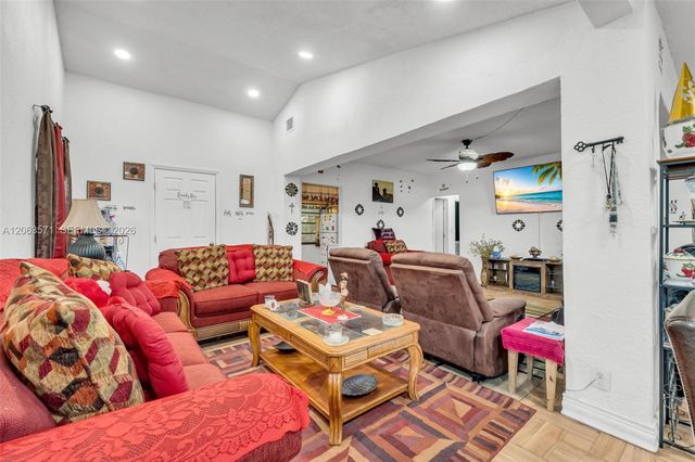 2001 NW 51st St, Miami, FL 33142