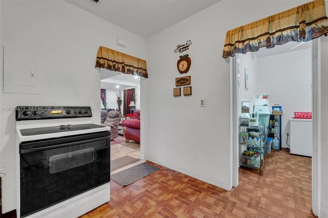 2001 NW 51st St, Miami, FL 33142