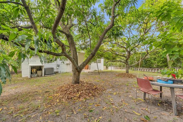 2001 NW 51st St, Miami, FL 33142