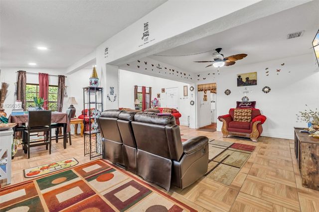 2001 NW 51st St, Miami, FL 33142