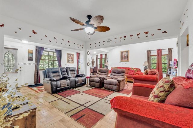 2001 NW 51st St, Miami, FL 33142