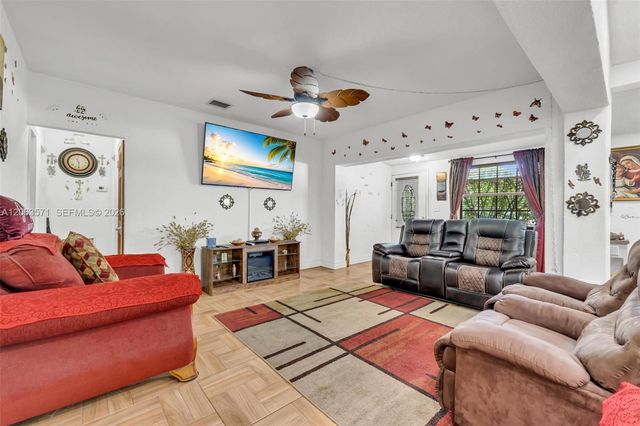 2001 NW 51st St, Miami, FL 33142