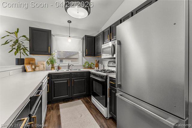 41812 King Edward Court, Clinton Township, MI 48038