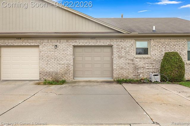41812 King Edward Court, Clinton Township, MI 48038