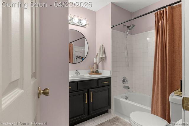 41812 King Edward Court, Clinton Township, MI 48038