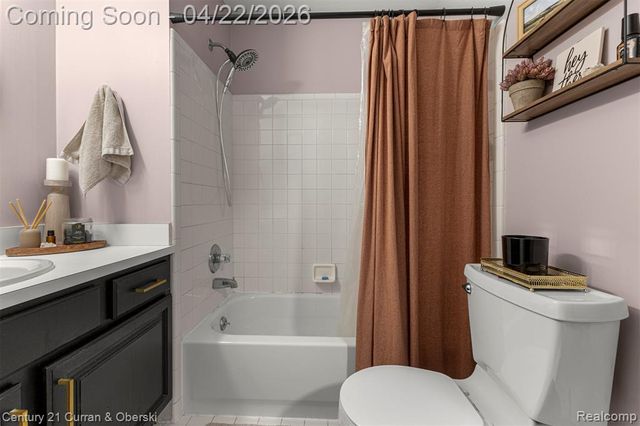 41812 King Edward Court, Clinton Township, MI 48038