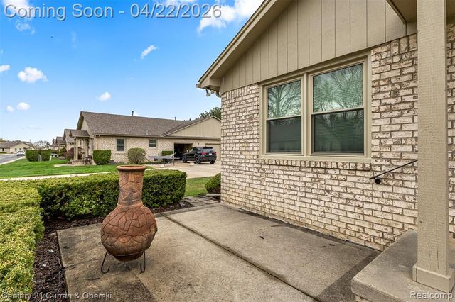 41812 King Edward Court, Clinton Township, MI 48038