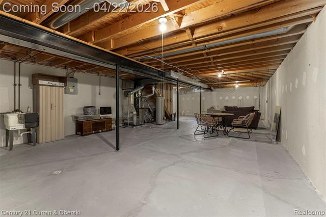 41812 King Edward Court, Clinton Township, MI 48038