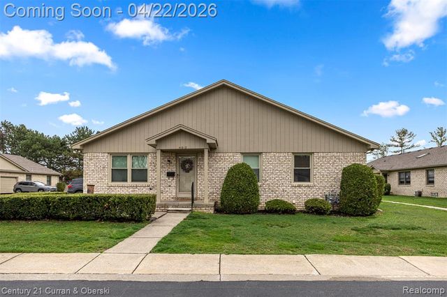 41812 King Edward Court, Clinton Township, MI 48038