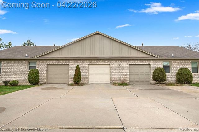 41812 King Edward Court, Clinton Township, MI 48038