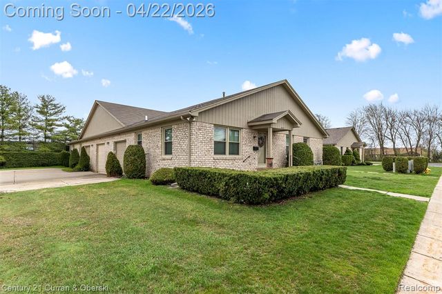 41812 King Edward Court, Clinton Township, MI 48038