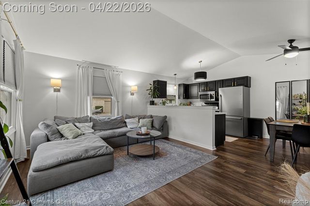 41812 King Edward Court, Clinton Township, MI 48038