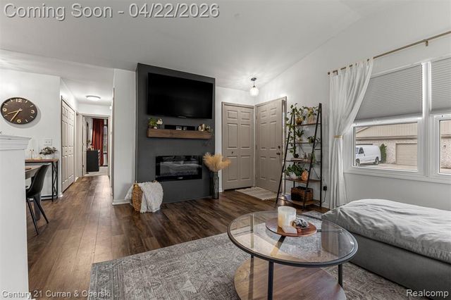 41812 King Edward Court, Clinton Township, MI 48038