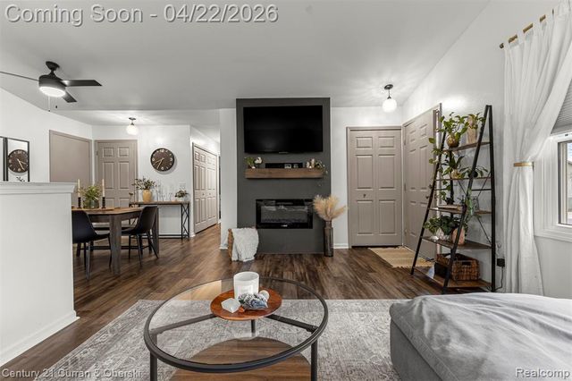 41812 King Edward Court, Clinton Township, MI 48038