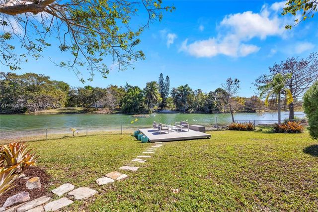 11625 SW 70th Ave, Pinecrest, FL 33156