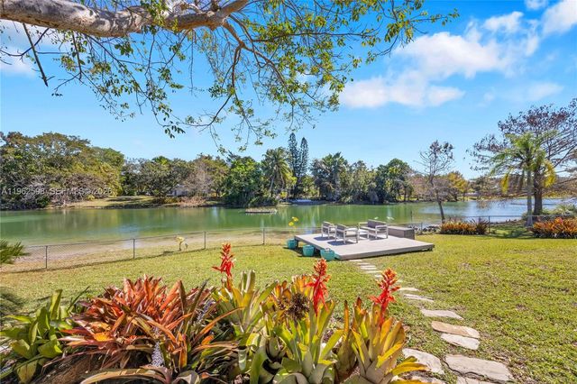 11625 SW 70th Ave, Pinecrest, FL 33156