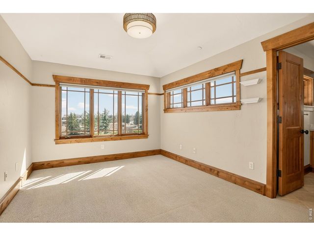 8652 Portico Ln, Longmont, CO 80503