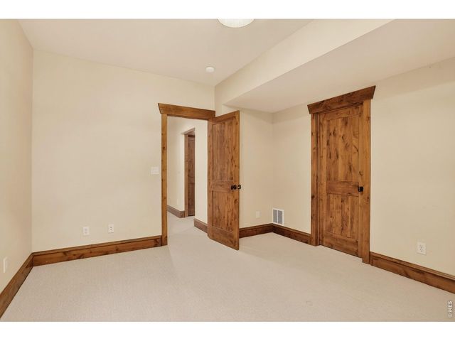 8652 Portico Ln, Longmont, CO 80503