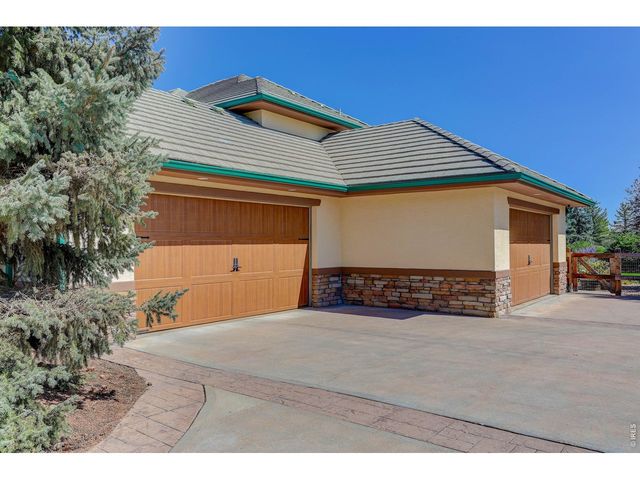 8652 Portico Ln, Longmont, CO 80503