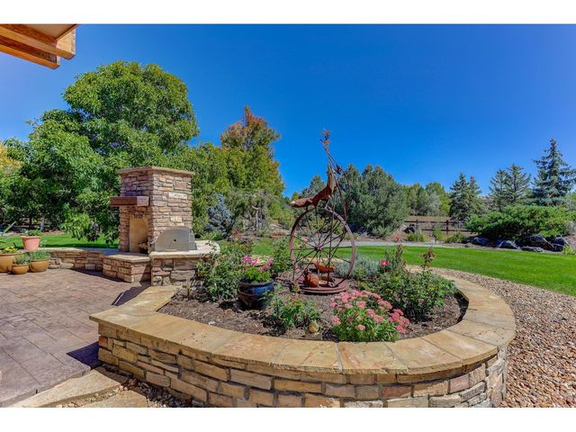 8652 Portico Ln, Longmont, CO 80503