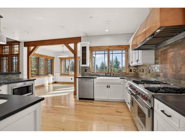 8652 Portico Ln, Longmont, CO 80503