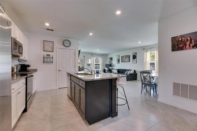 6927 SHELBY LYNN WAY, Zephyrhills, FL 33542