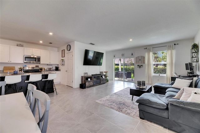 6927 SHELBY LYNN WAY, Zephyrhills, FL 33542