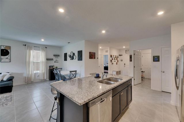 6927 SHELBY LYNN WAY, Zephyrhills, FL 33542