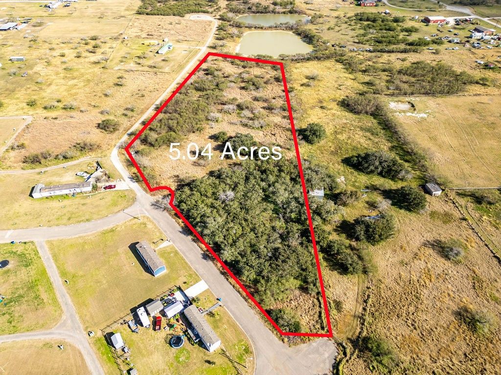 1933 Paloma, Sinton, TX 78387 — photo 2