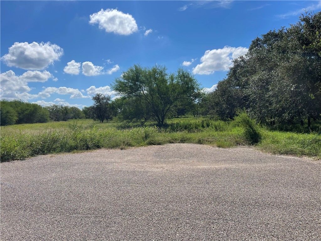 1933 Paloma, Sinton, TX 78387 — photo 3