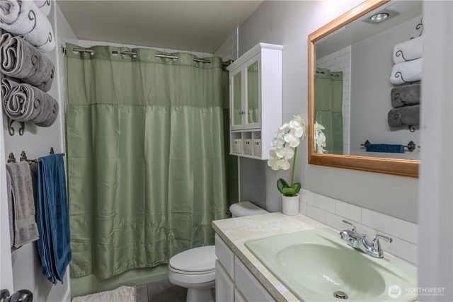 17900 51st Avenue S, Seatac, WA 98188