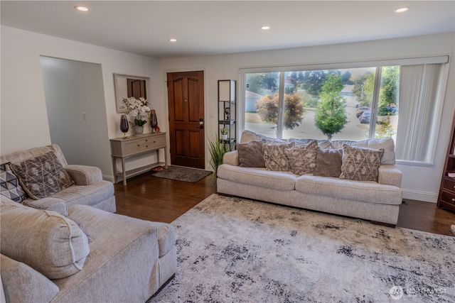 17900 51st Avenue S, Seatac, WA 98188