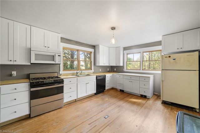 1723 Fork Bixby Road, Advance, NC 27006