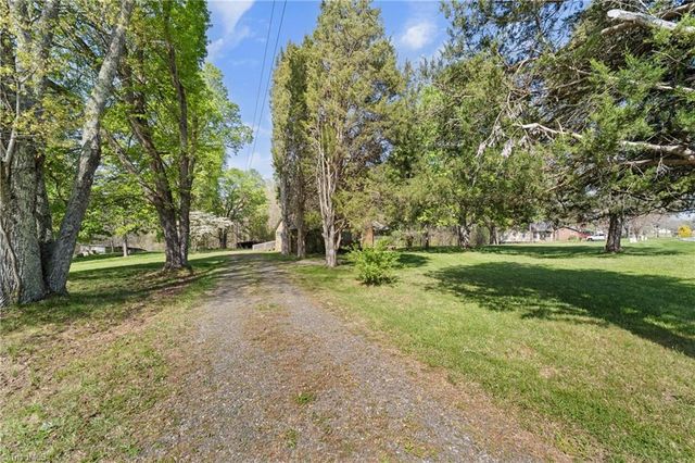 1723 Fork Bixby Road, Advance, NC 27006