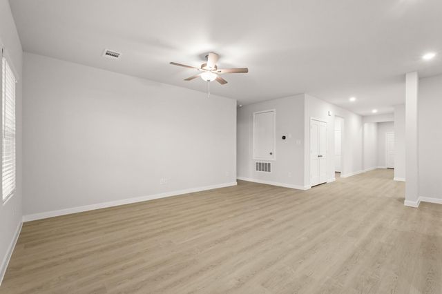 504 Shoreview Drive, Conroe, TX 77303