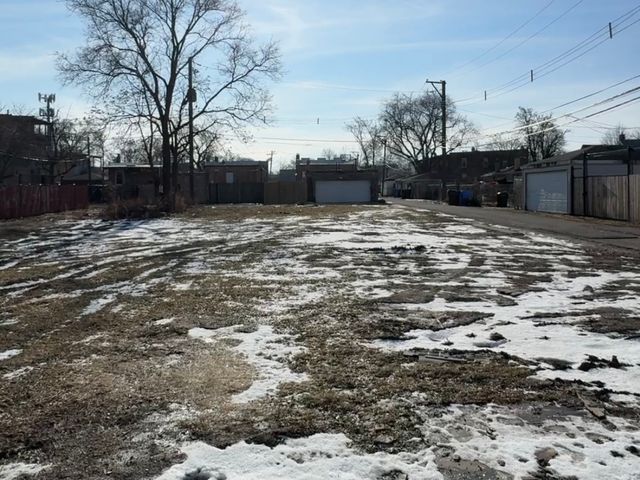 3347 W Iowa Street, Chicago, IL 60651