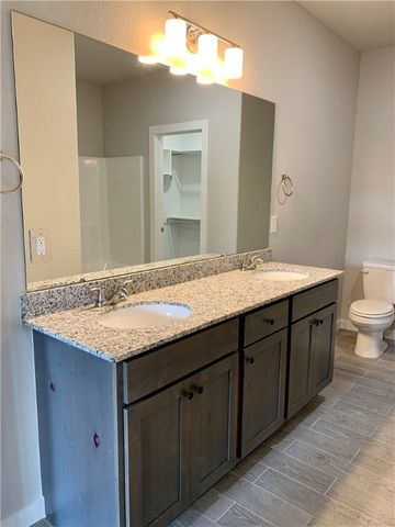 402 Red Robin Street, Centerton, AR 72719