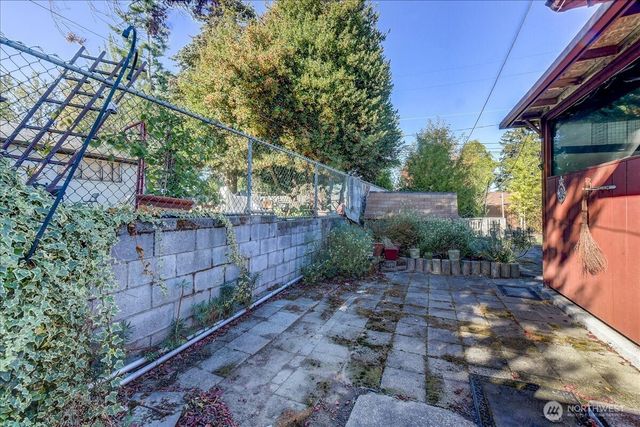 1025 E 53rd Street, Tacoma, WA 98404