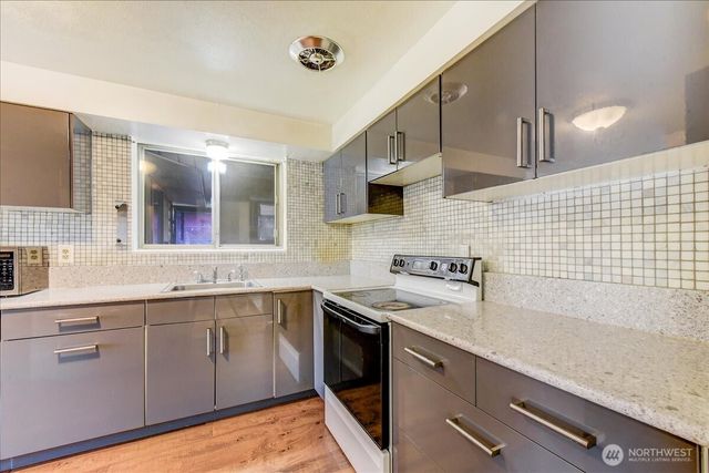 1025 E 53rd Street, Tacoma, WA 98404