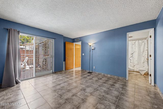 961 N Camino Las Solanas, Tucson, AZ 85710