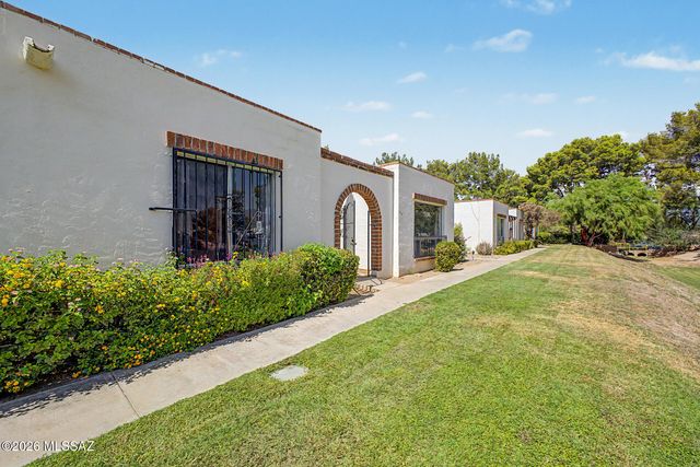 961 N Camino Las Solanas, Tucson, AZ 85710