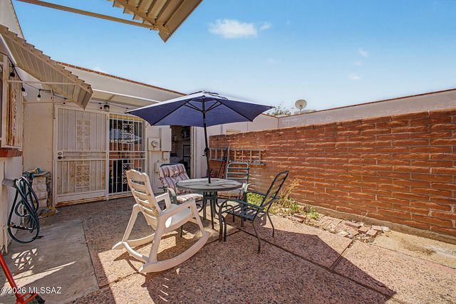 961 N Camino Las Solanas, Tucson, AZ 85710