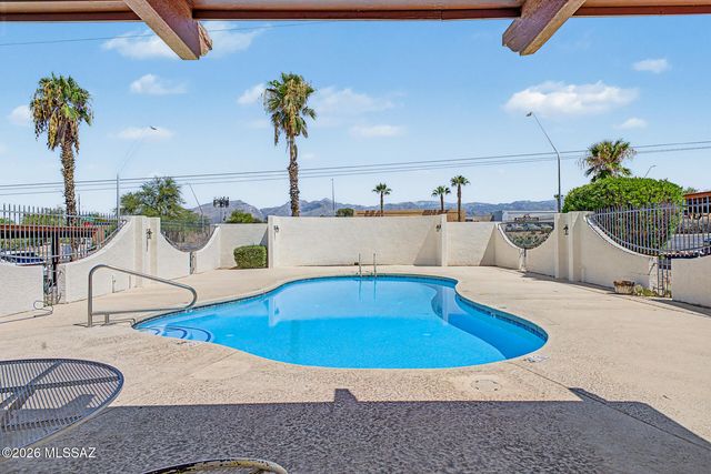 961 N Camino Las Solanas, Tucson, AZ 85710