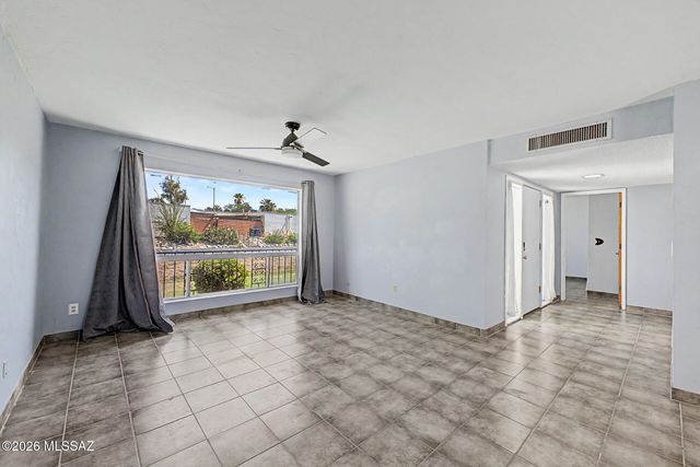 961 N Camino Las Solanas, Tucson, AZ 85710