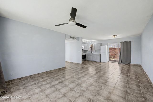 961 N Camino Las Solanas, Tucson, AZ 85710