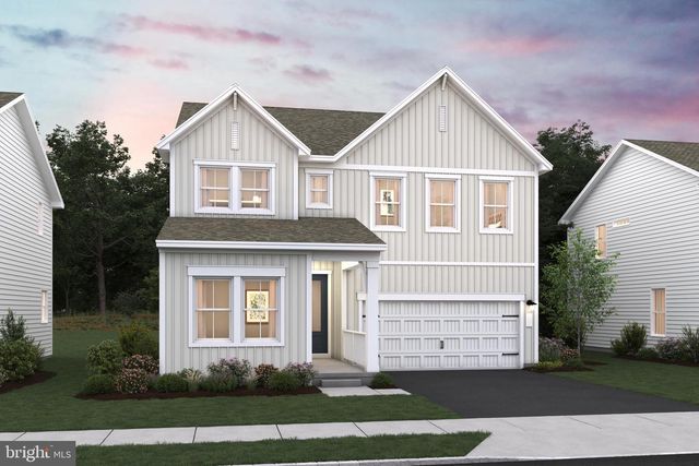 2 SILVERBELL AVE, Berlin, NJ 08009