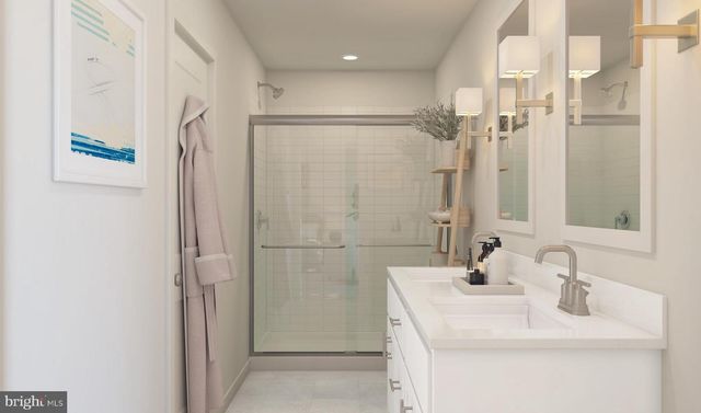 2 SILVERBELL AVE, Berlin, NJ 08009