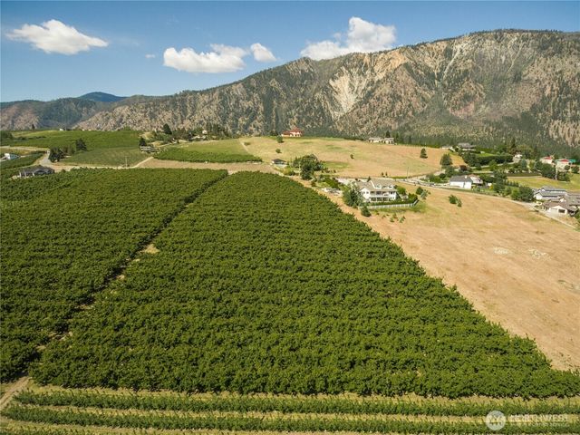 950 Loop Avenue, Manson, WA 98831